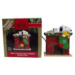 Hallmark Keepsake Ornament 1991 Snoopy Fireplace Magic Flickering Light untested